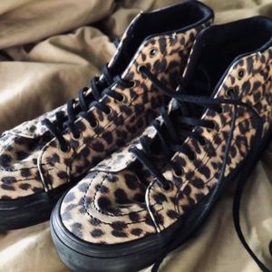 Leopard print platform high top vans
